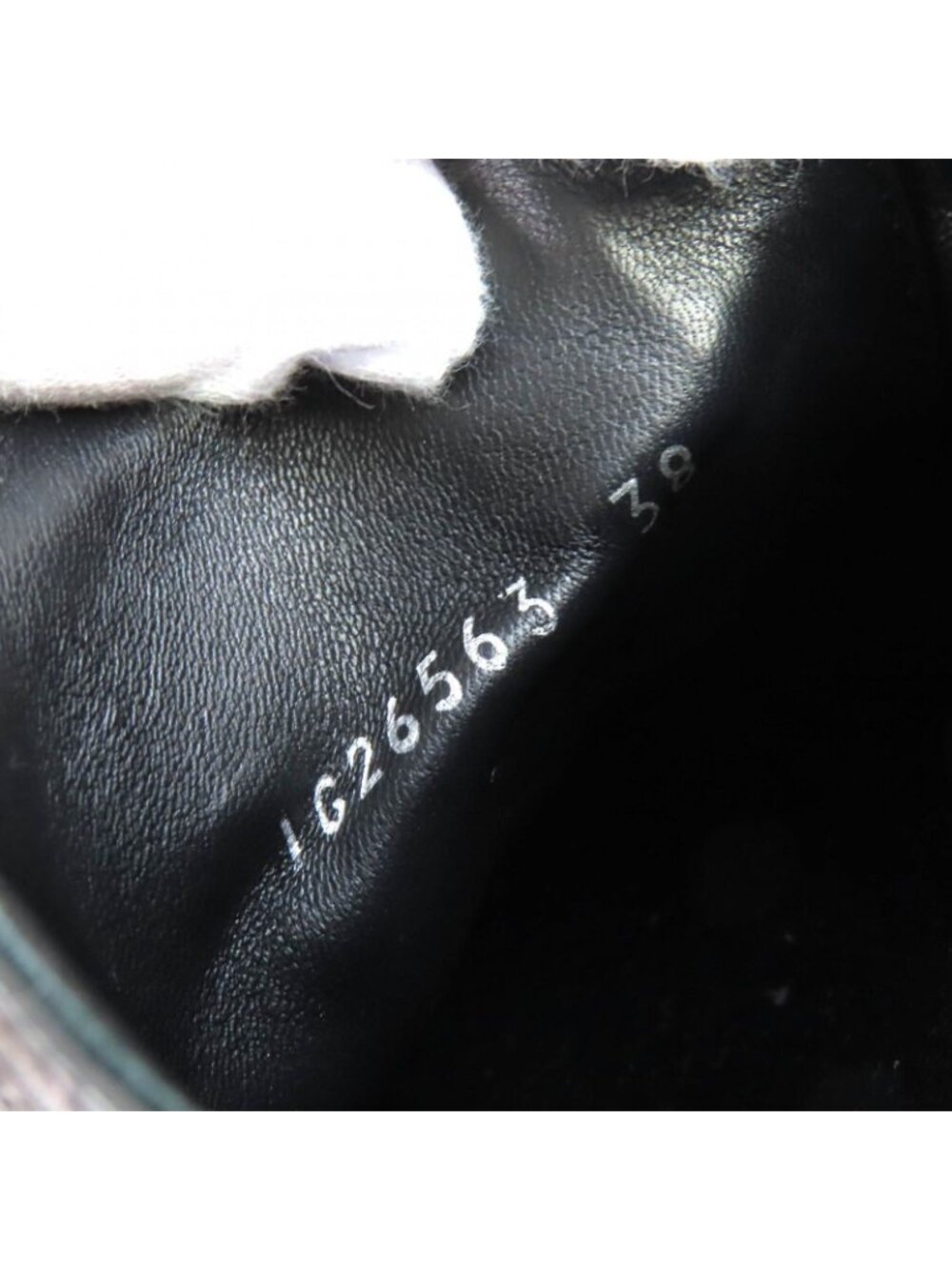 Chanel Caviar Leather CC Logo Quilted Low Cut Sneakers Black White - Picture 11 of 12